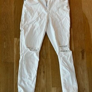 Abercrombie & Fitch White Distressed Skinny Jeans